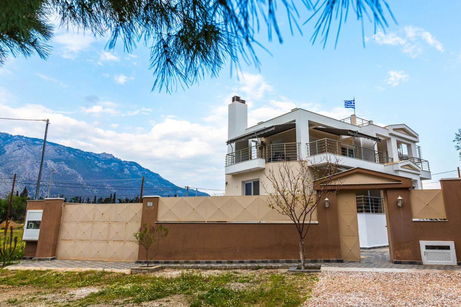 Acropolis By The Sea * Loutraki (Corinthia)